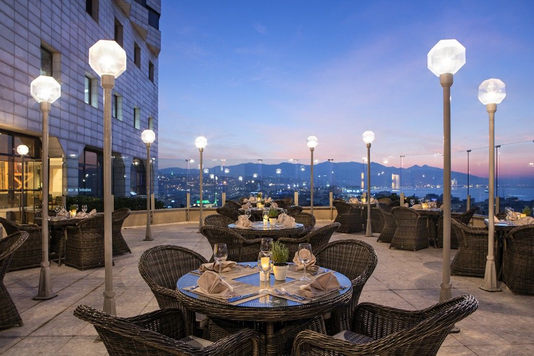 Hilton Izmir Hotel Exterior photo